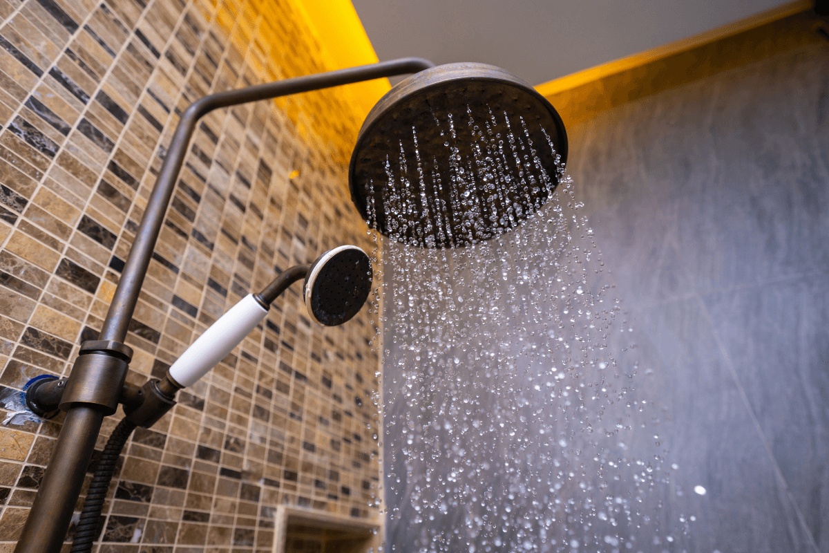 quem-puxa-mais-energia-airfryer-ou-chuveiro quem-puxa-mais-energia-airfryer-ou-chuveiro